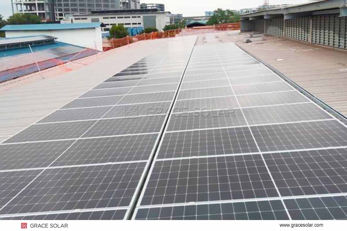 可调节梯形屋顶夹具